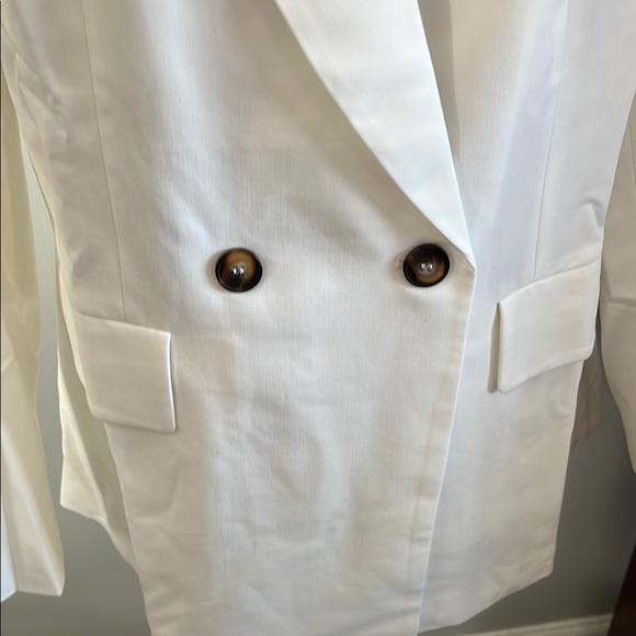 Elegant White Women's Blazer - Picture 4 of 8